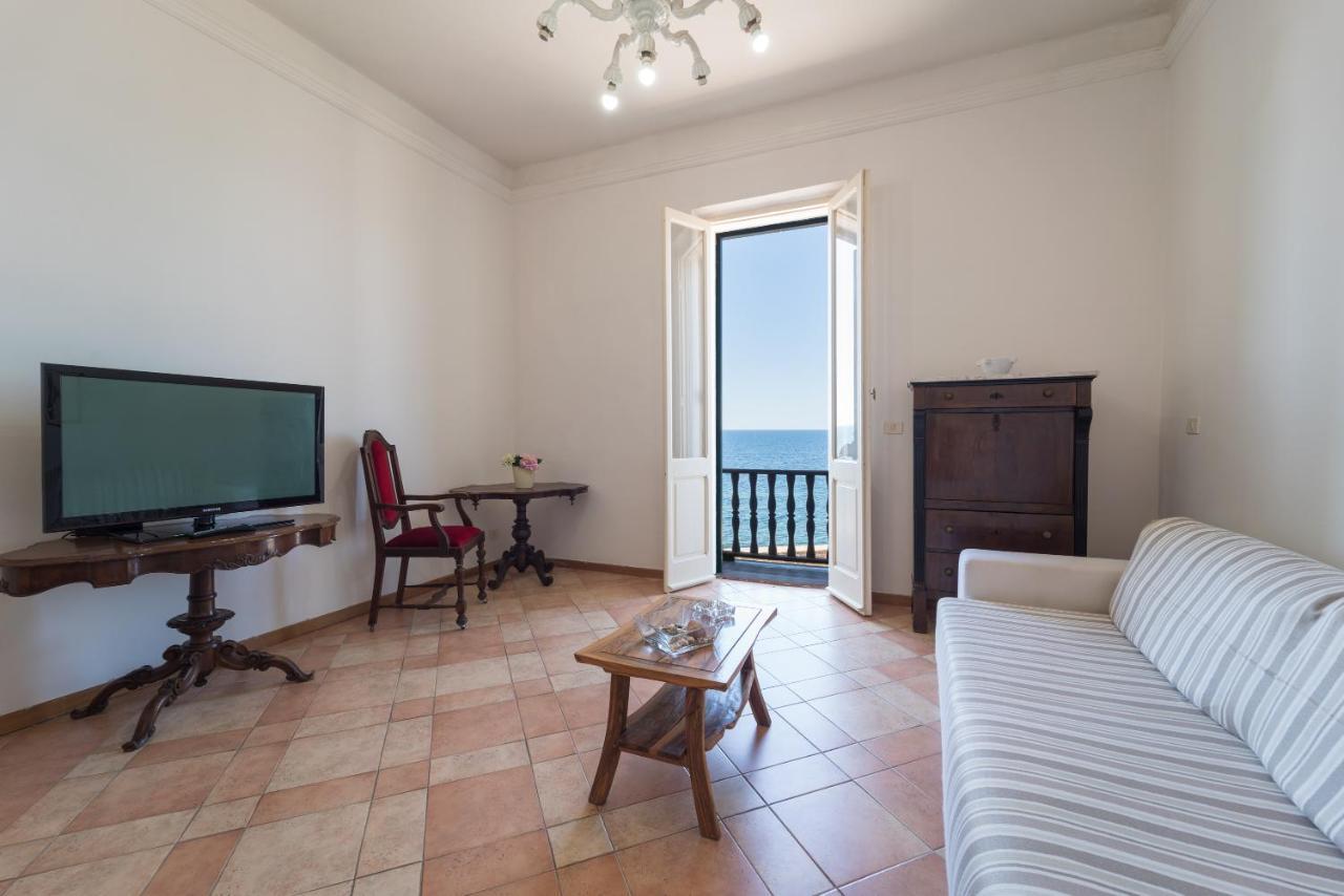 Seaview Apt *